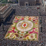 Ofrenda de Flores Fiestas del Pilar Zaragoza — Restaurante Casa Agustín